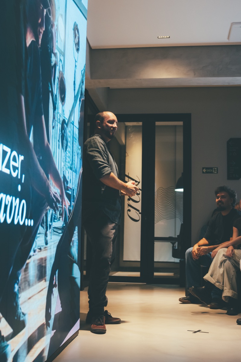 O diretor Otávio Machado apresenta no REVERB da Arpejo